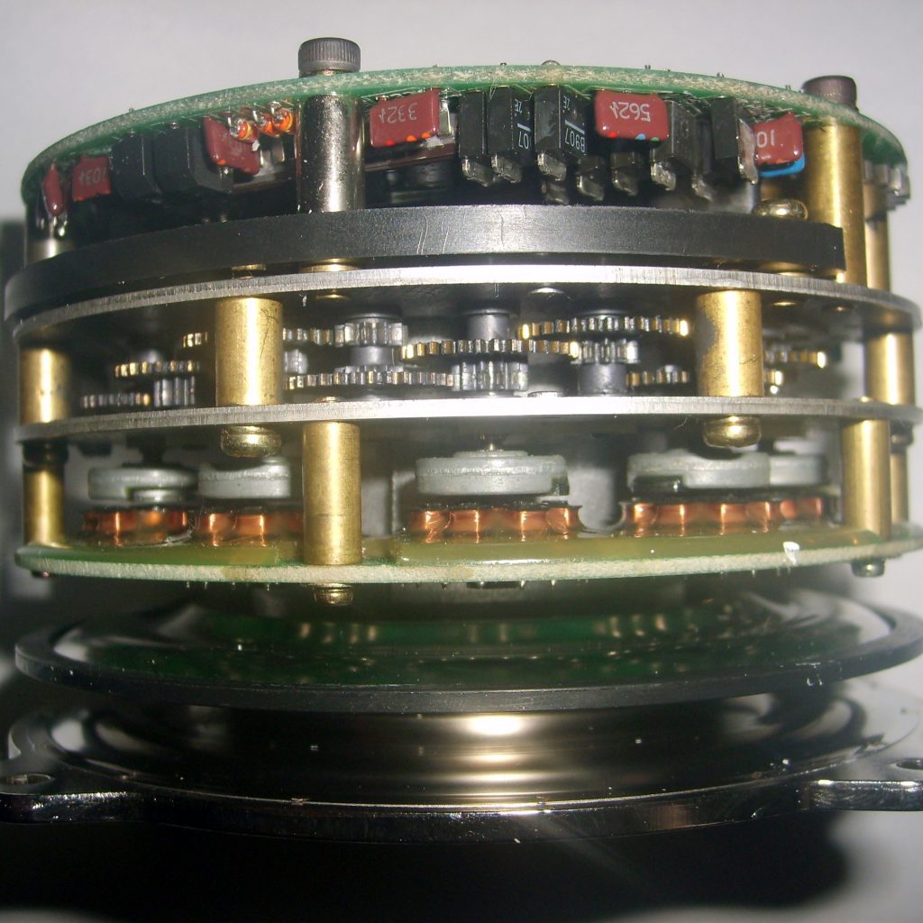 Absolute Encoder - precizia mașinilor unelte cu comandă numerică Okuma