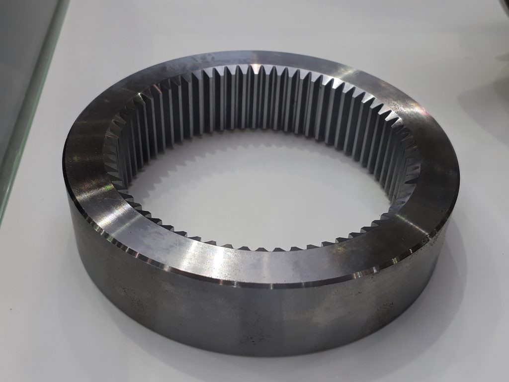 Piesă prelucrtă pe strung verticale Okuma V920EX